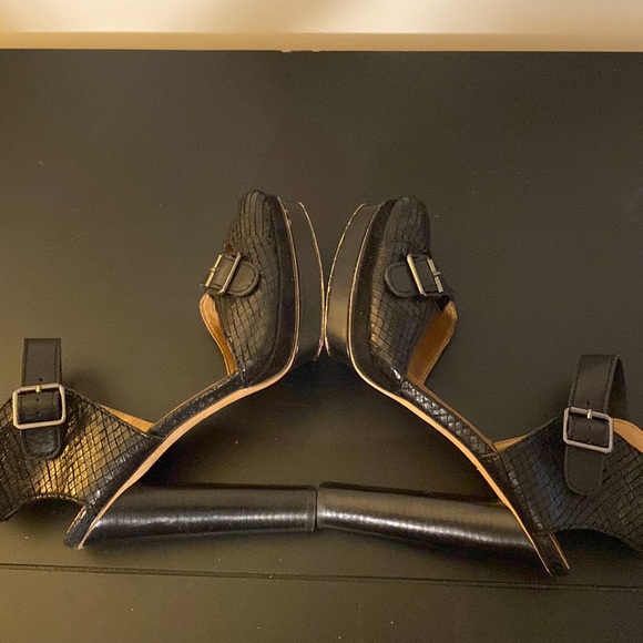 Ann Taylor Textured Platform Sandals - Picture 7 of 9